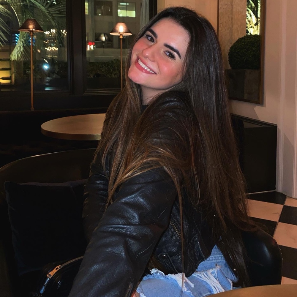 Meet your Posher, Luciana